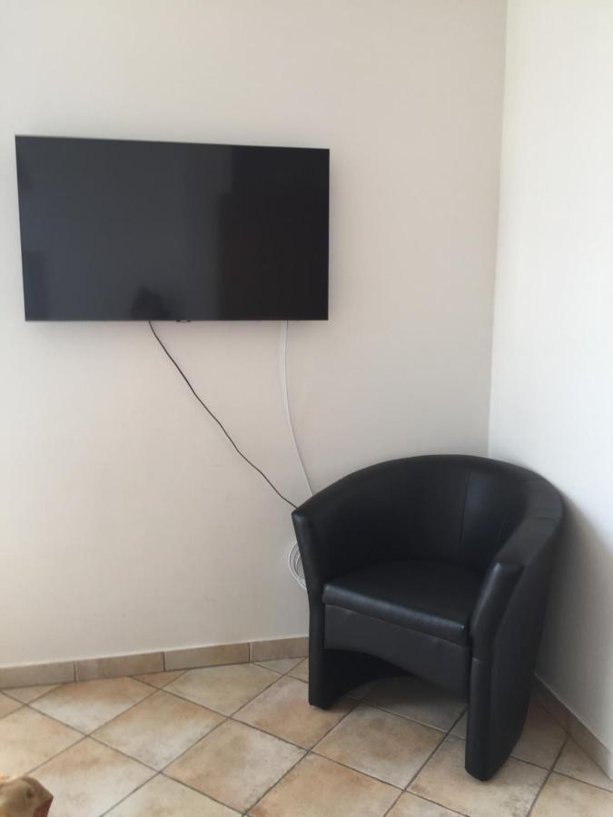 Vacation Home Lucija Slatina  外观 照片