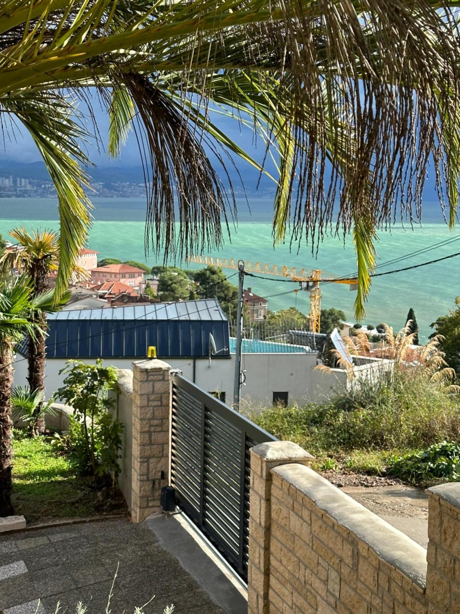 Vacation Home Lucija Slatina  外观 照片