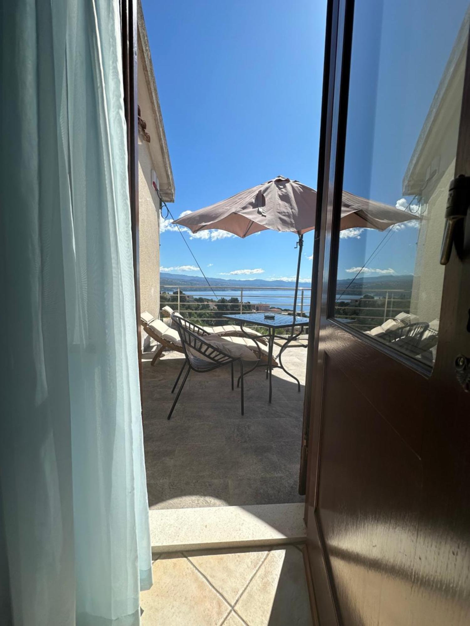 Vacation Home Lucija Slatina  外观 照片