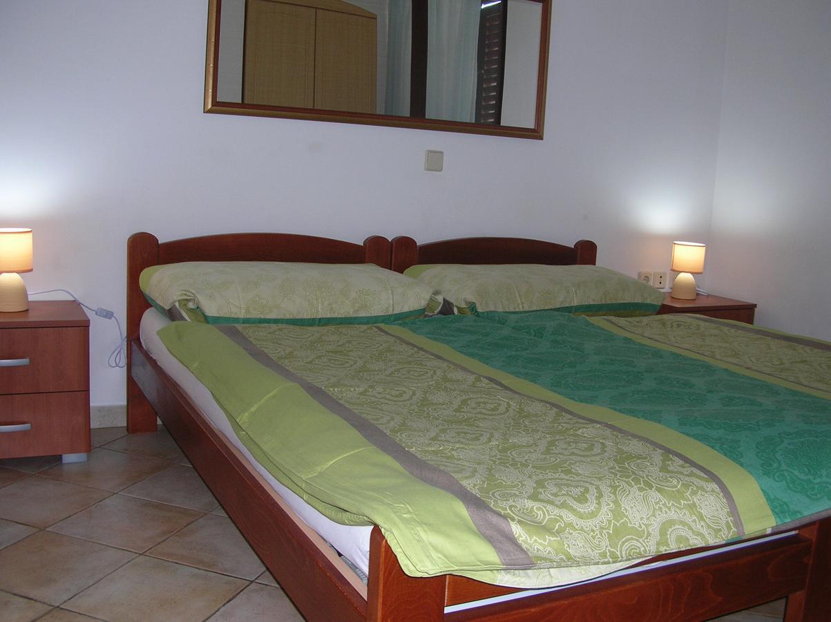 Vacation Home Lucija Slatina  外观 照片