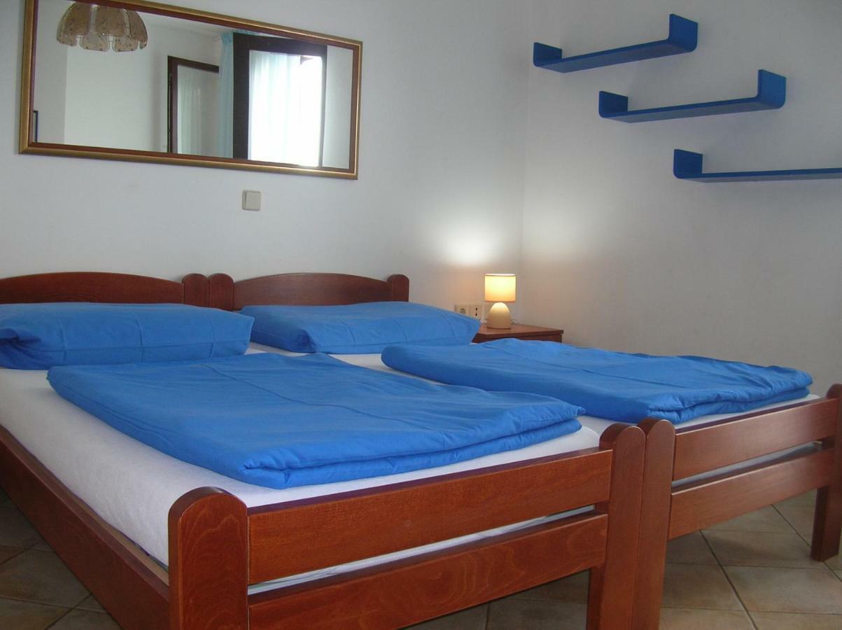 Vacation Home Lucija Slatina  外观 照片