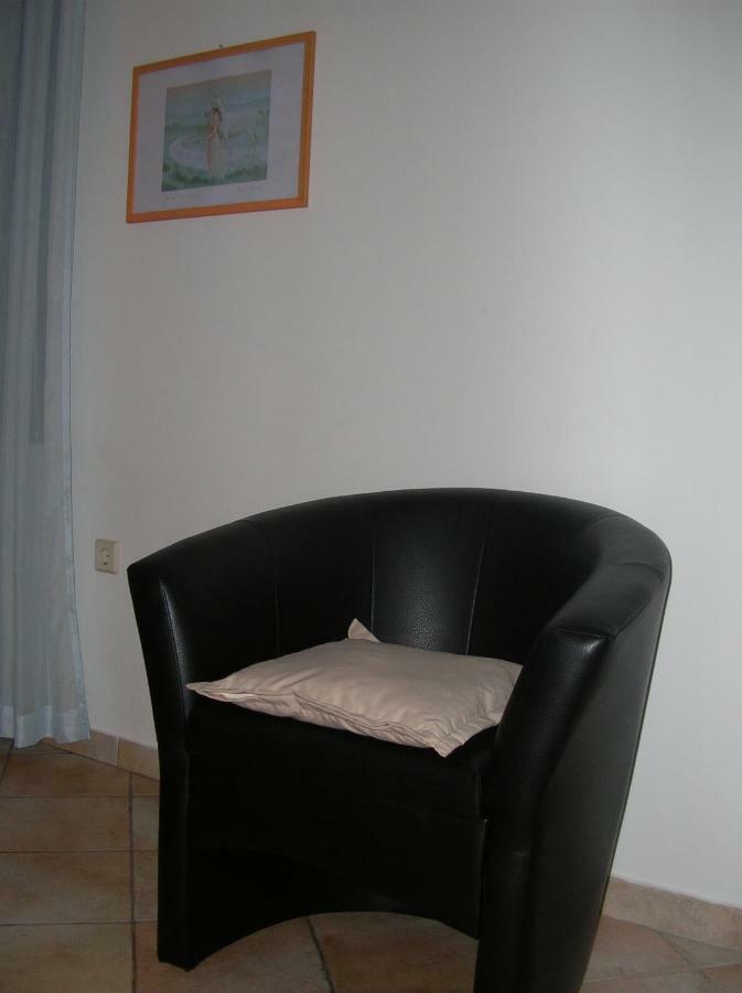 Vacation Home Lucija Slatina  外观 照片